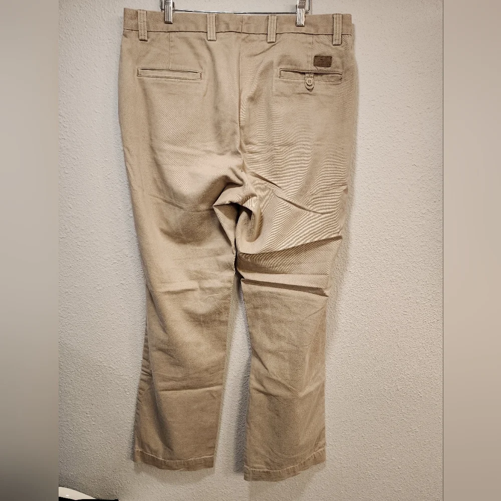 Dockers Men's Khaki Chinos